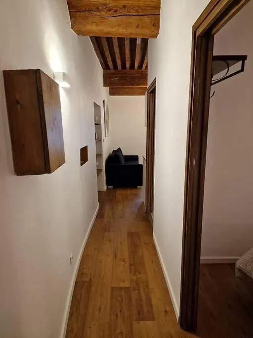Cosy Appartment In Old Town, 2 Mins Walking Distance To Lake Annecy 0*,  France