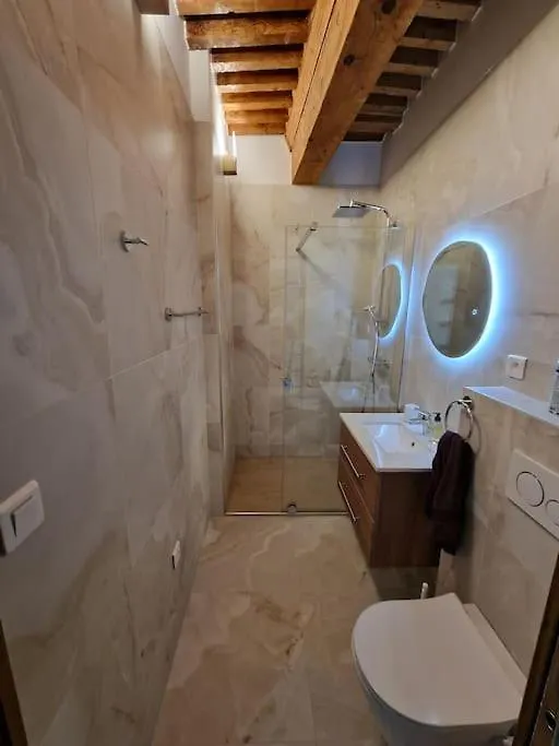 Appartement Cosy Appartment In Old Town, 2 Mins Walking Distance To Lake Annecy France