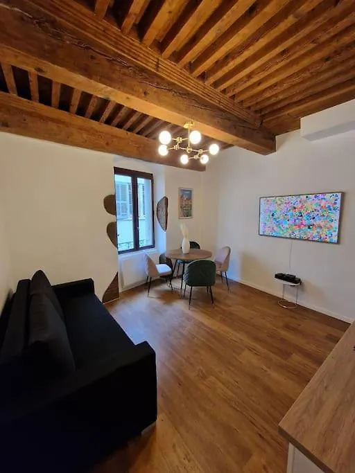 Cosy Appartment In Old Town, 2 Mins Walking Distance To Lake Annecy Appartement